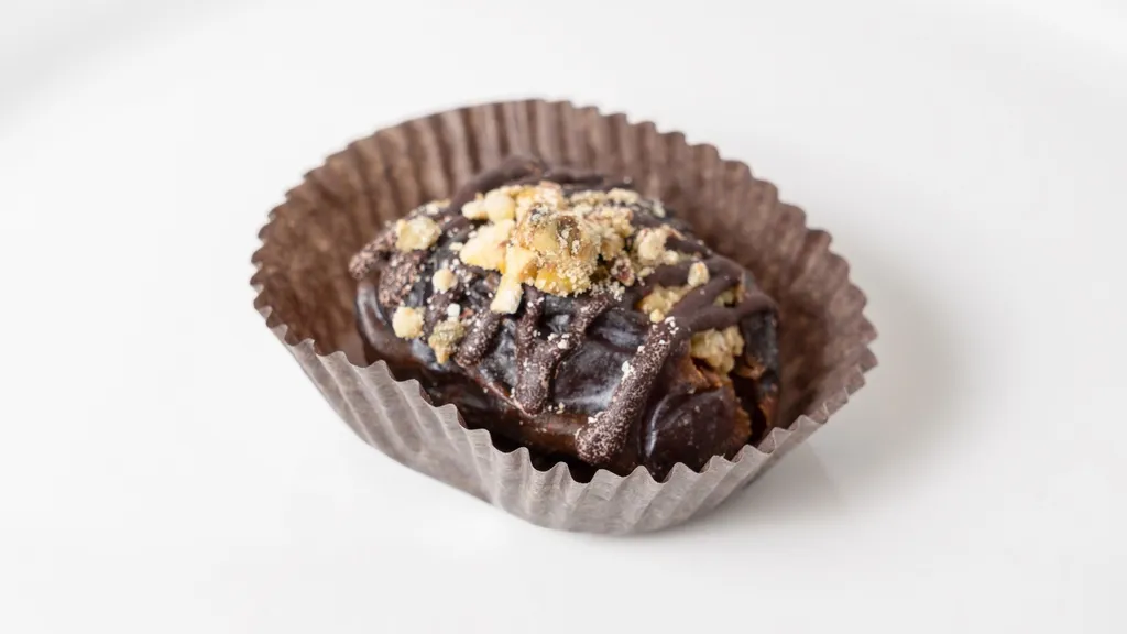 Nutty Dubai Delight (1 piece)